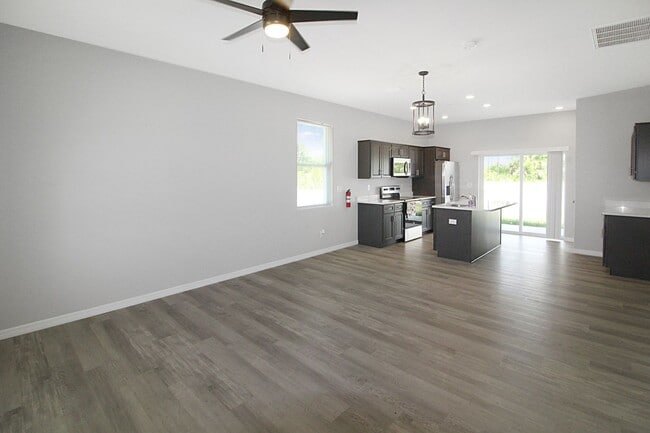 Building Photo - Englewood Annual Duplex for Rent