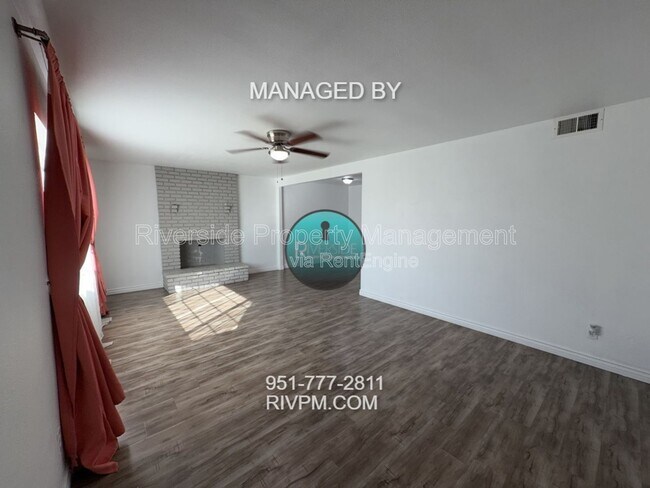 Foto del edificio - 9817 Olive St