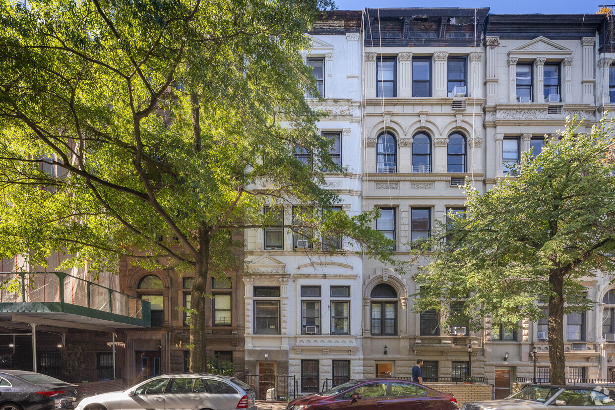 Primary Photo - 66 W 82nd St