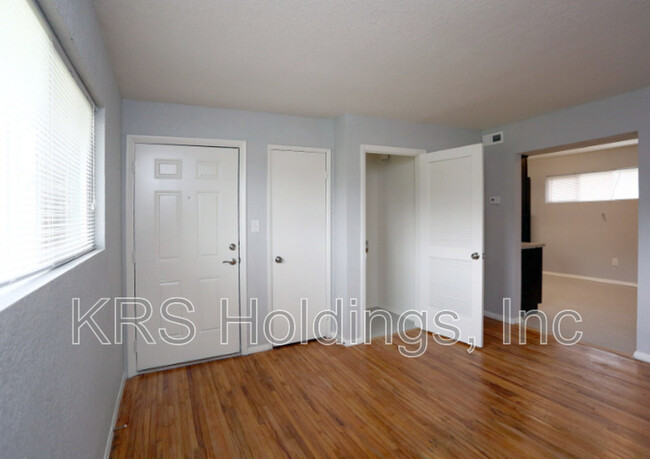 Foto del edificio - 4307 Orcutt Ave