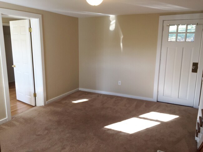 Family Room Welcomes You in - 4455 Kile Dr