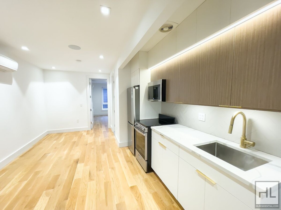 Foto principal - EAST 96 STREET / Renovated 1-Bed 1-Bath / ...