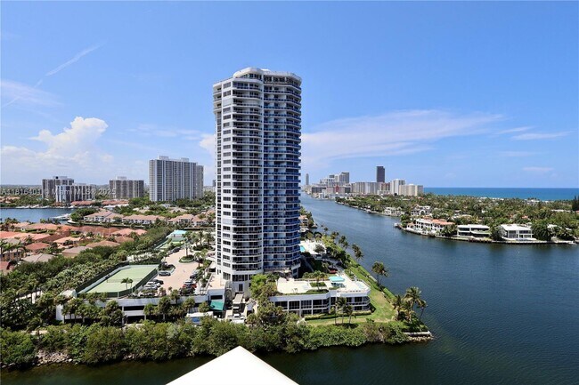 Foto del edificio - 20515 E Country Club Dr