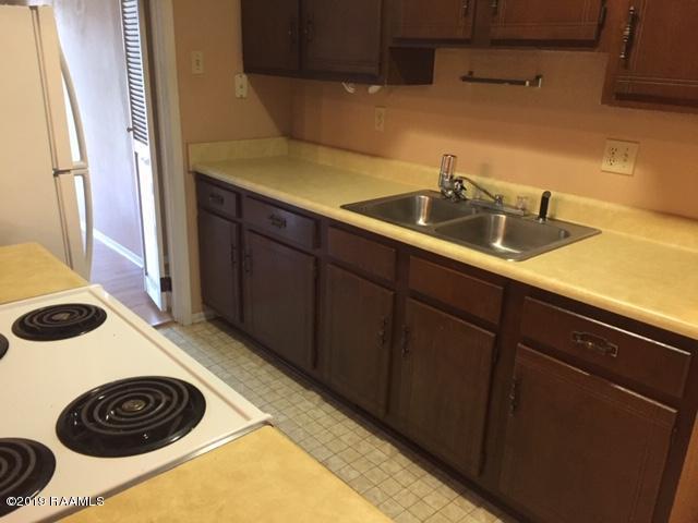 Building Photo - 106 Village Ln