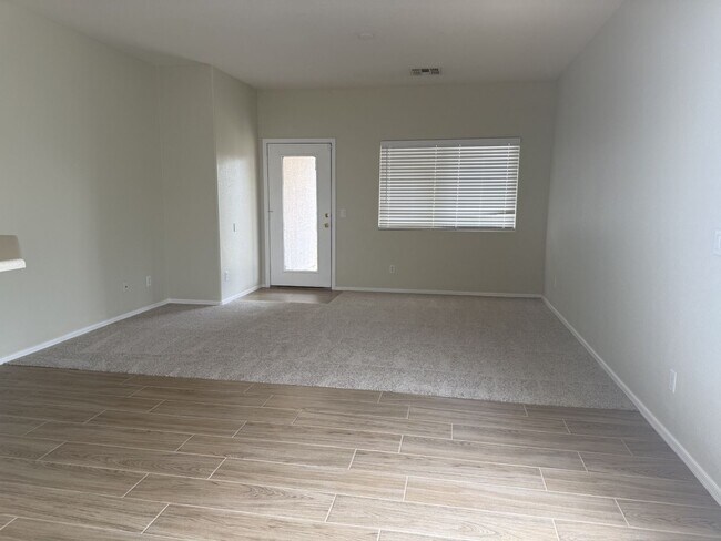 Building Photo - Nice 4 bedroom,2bath in Gilbert.