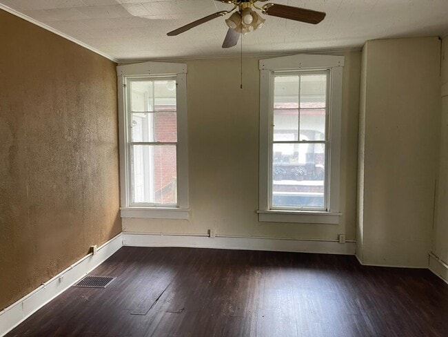 Building Photo - 707 S 17th St