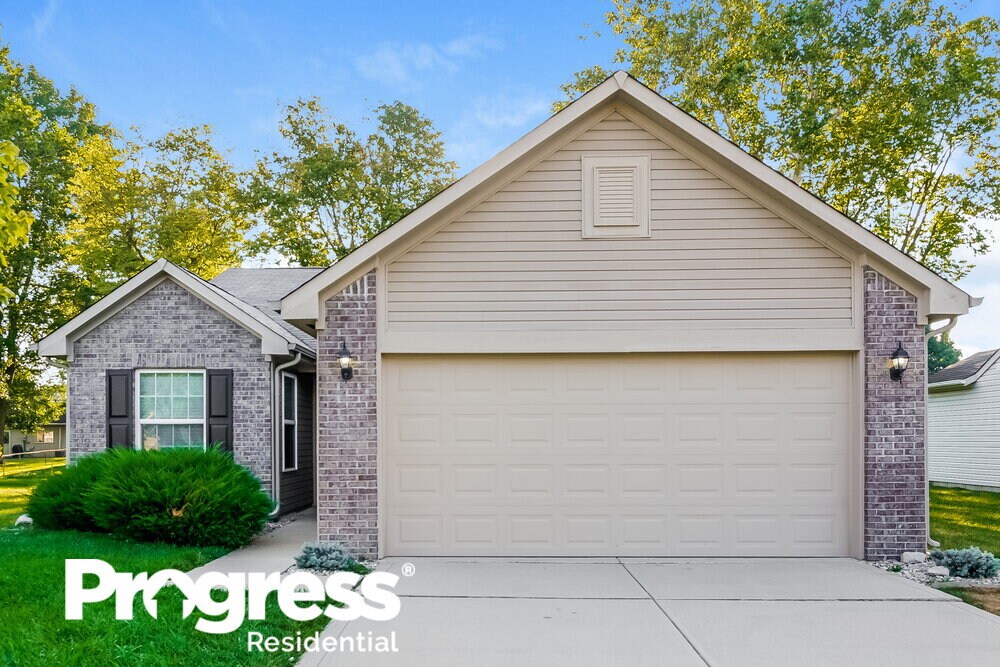 129 Hilltop Farms Blvd, New Whiteland, IN 46184 House Rental in New