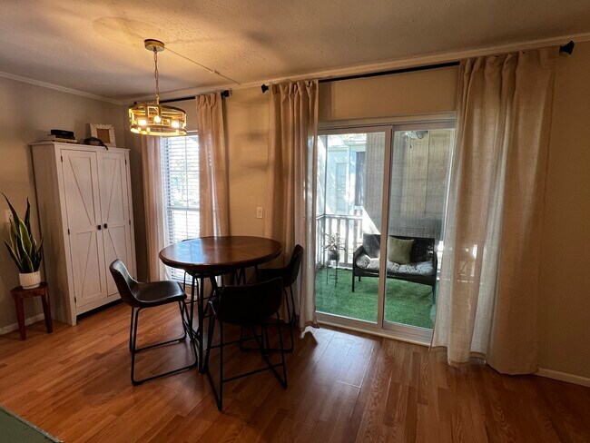 Foto del edificio - 4611 W North B St