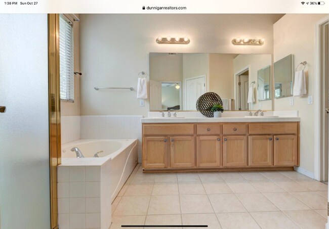 Foto del edificio - 9567 Windrose Ln