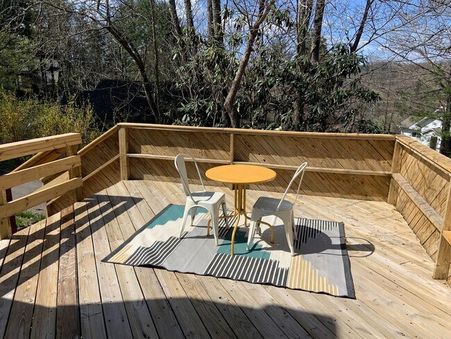 Foto del edificio - WALK TO ASU AND DOWNTOWN BOONE - Historic ...