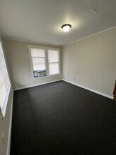 Building Photo - 581 Campus St