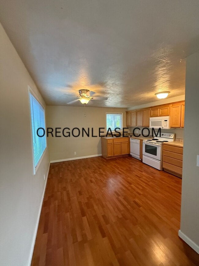 Photo - 2 bedroom apartment unit with in unit laundry