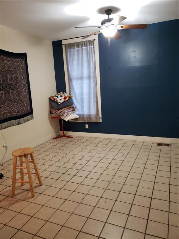 Foto del edificio - 605 W 18th St