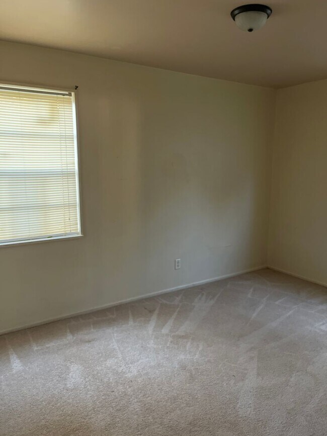 Foto del edificio - 2 Bed, 1 Bath Home