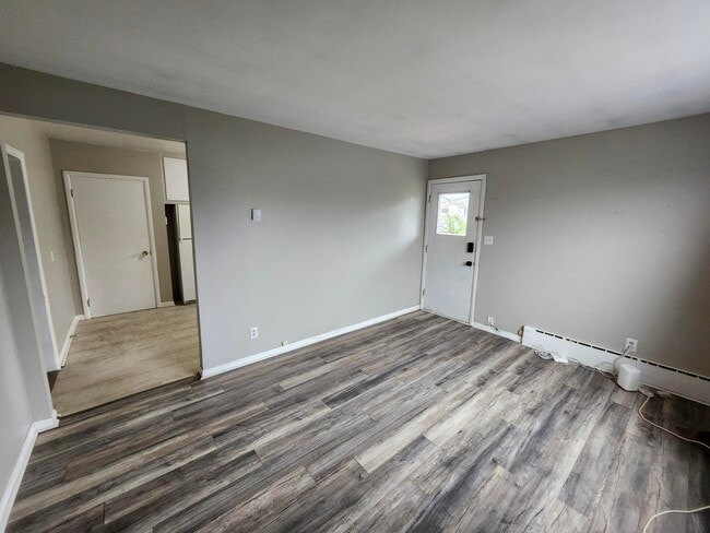 Building Photo - 1134 Rothesay Rd