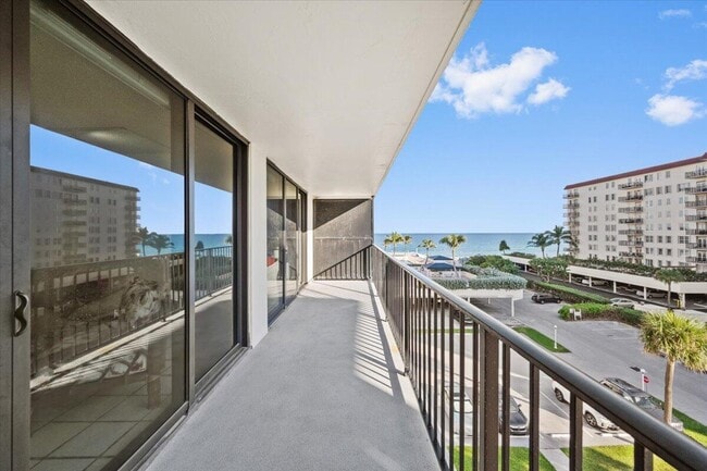 Foto del edificio - 3460 S Ocean Blvd