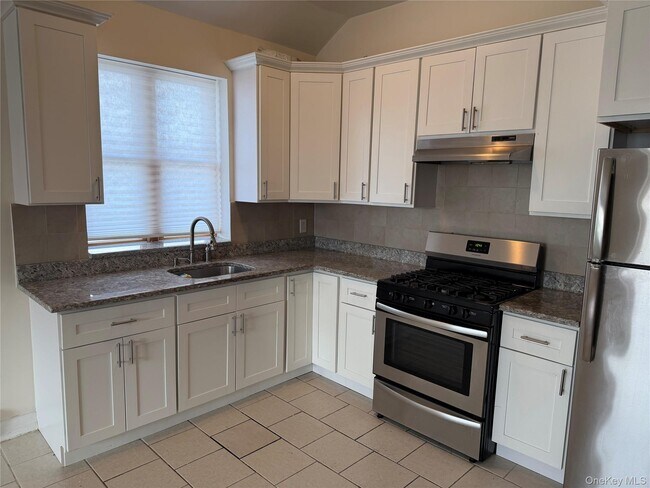 Foto del edificio - 79-31 67th Rd