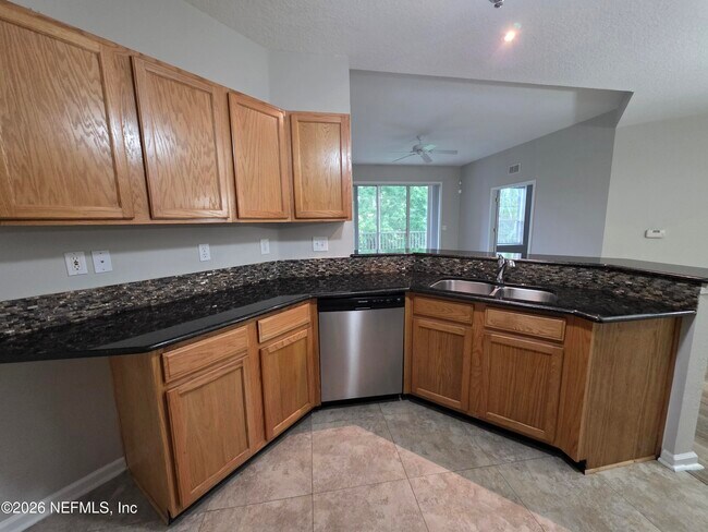 Foto del edificio - 785 Oakleaf Plantation Pkwy