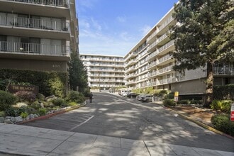 Building Photo - 300 Davey Glen Rd