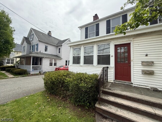 Foto del edificio - 23 E Hanover Ave
