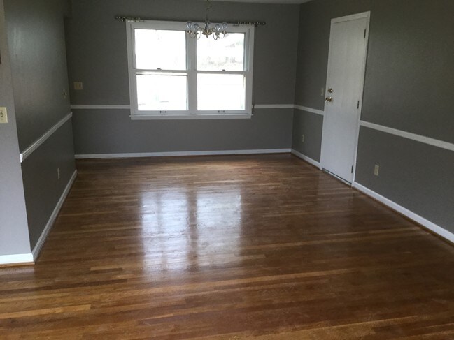 Comedor - 940 McBryde Dr