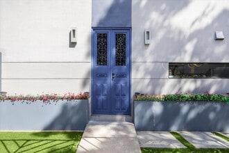 Building Photo - 2907 Ferndale St