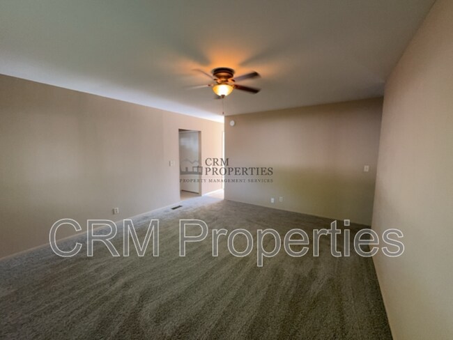Building Photo - 2400 Balmoral Blvd
