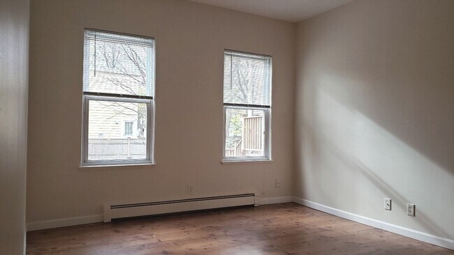 Building Photo - 65 Brookline St