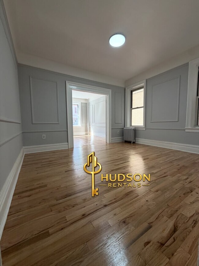 242 Claremont Ave 4 - 243 Claremont Ave