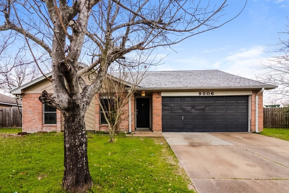 Primary Photo - 9506 Lost Eagle Dr