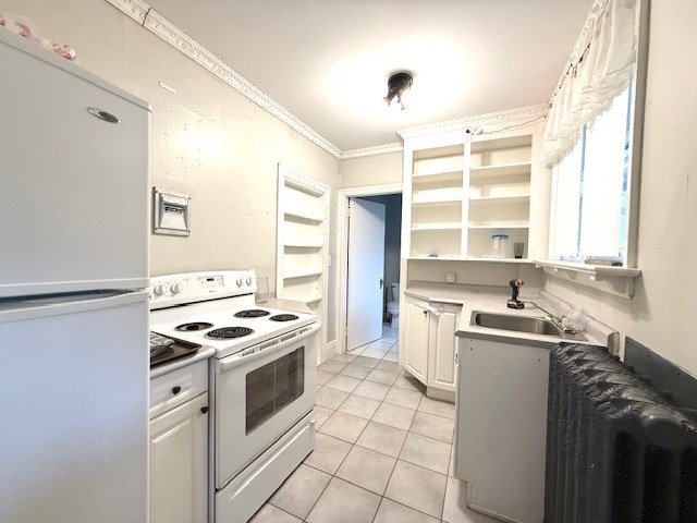 Building Photo - CUTE 1 Bedroom in Old South * 450 Sqft * Parking * AVAIL NOW