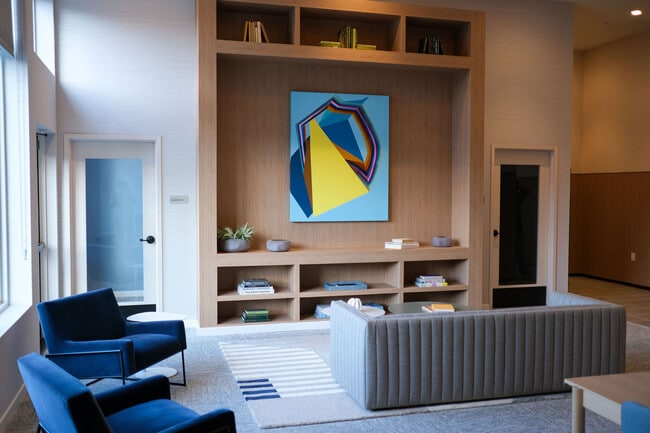 Building Photo - Skyline On Stokes