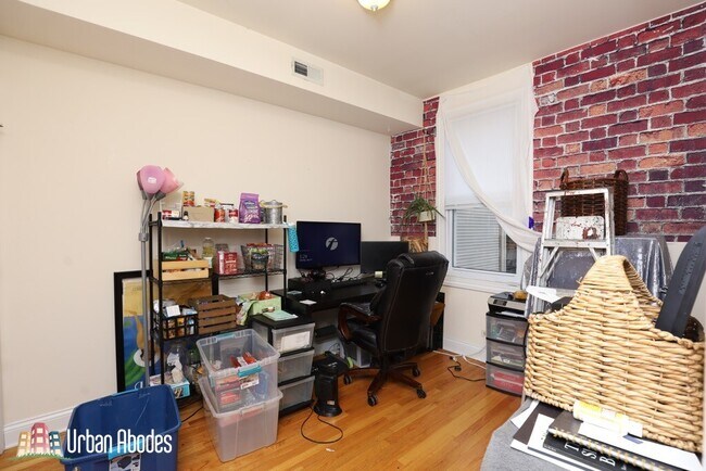 Foto del edificio - 1738 W Altgeld St