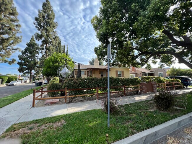 Foto del edificio - 2819 W Wyoming Ave