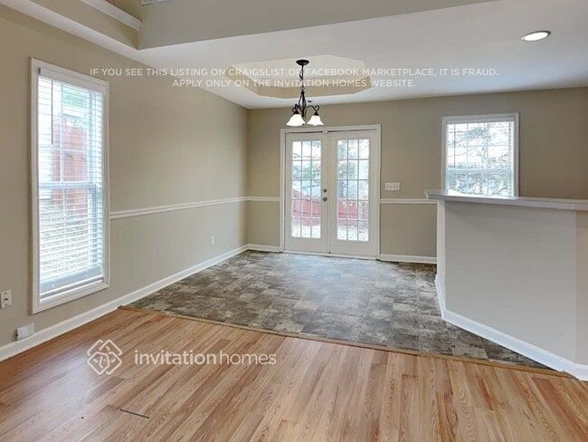 Building Photo - 325 Providence Rd