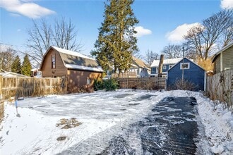 Building Photo - 607 N Cayuga St