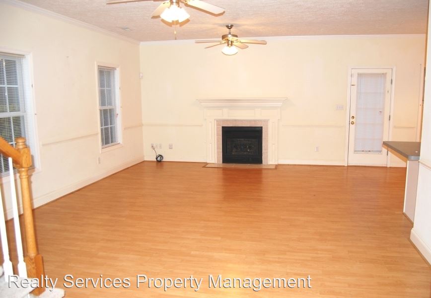 Foto del edificio - 211 Wyndhurst Dr