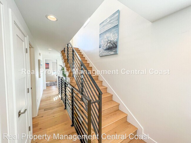 Building Photo - 2 br, 2.5 bath House - 223 1st Street
