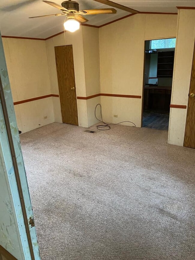 Building Photo - 416 Schaal Rd