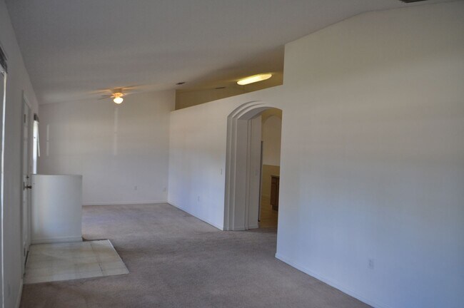 Foto del edificio - 3 Bedroom 2 Bath Home in Lehigh Woods