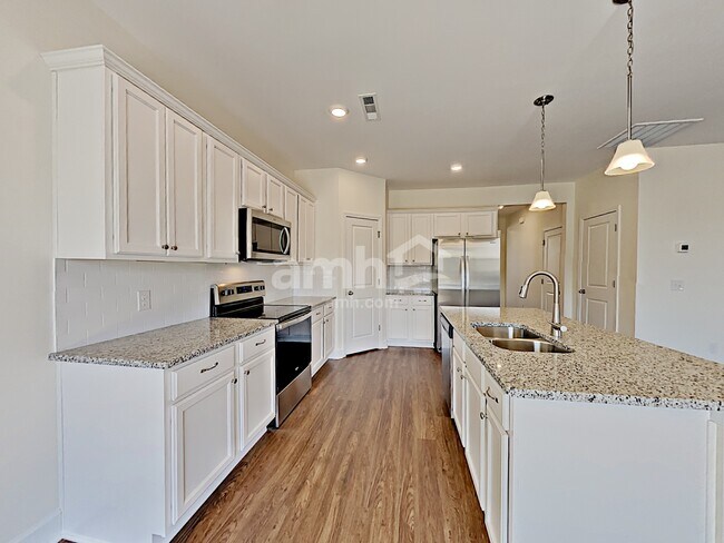 Building Photo - 5205 Lake Maxwell Dr