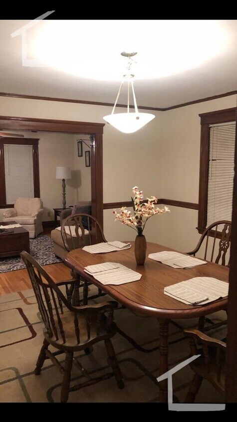 Foto del edificio - Warm and homey 2 bed 1 bath in beautiful B...