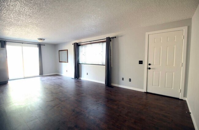 Foto del edificio - 624 SE Wilson Ave