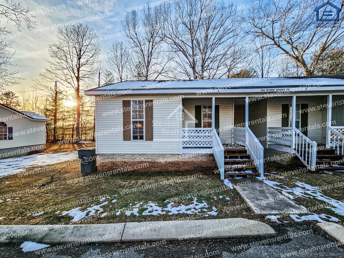 Primary Photo - 140 Bybee Woods Dr
