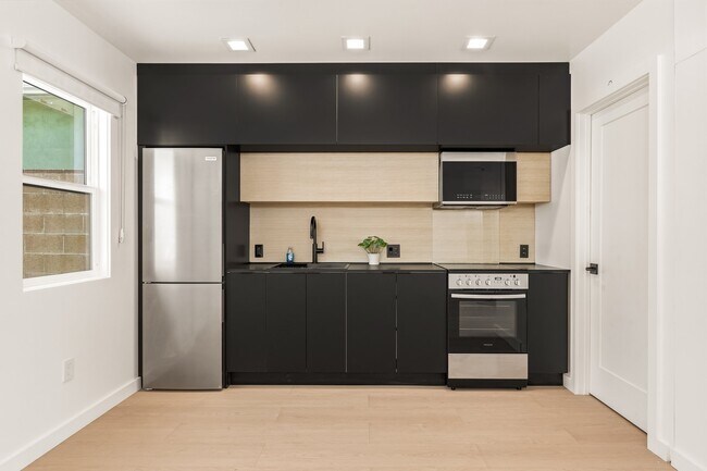 Foto del edificio - 6470 W 85th Pl