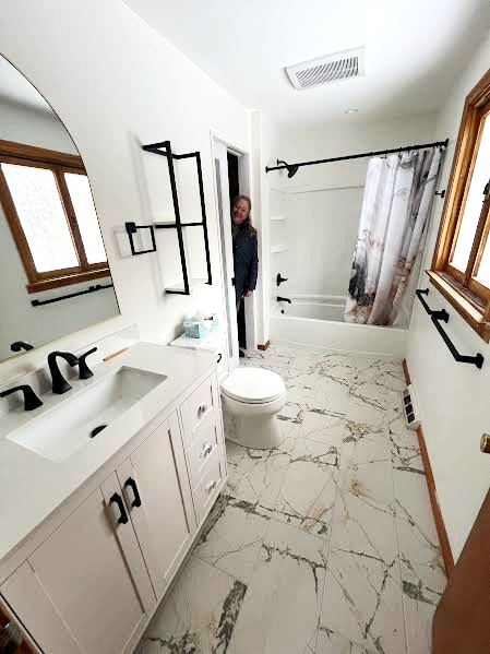 Primary Bath - 467 Tunnel Rd