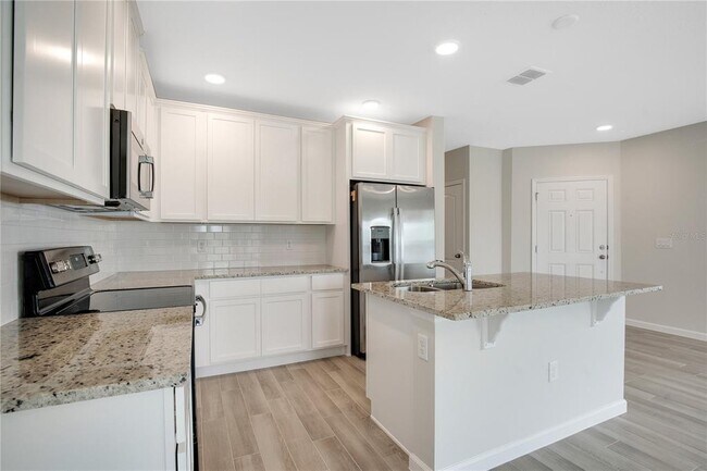 Foto del edificio - 2871 N Narcoossee Rd