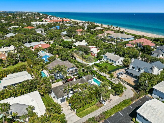 Foto del edificio - 111 Dolphin Bend Rd