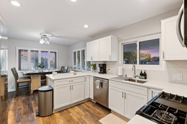 Foto del edificio - 321 W Kalmia St