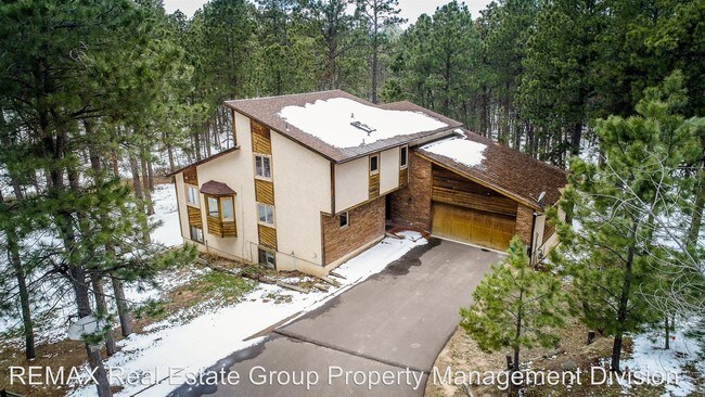 Building Photo - 2727 Evergreen Rd